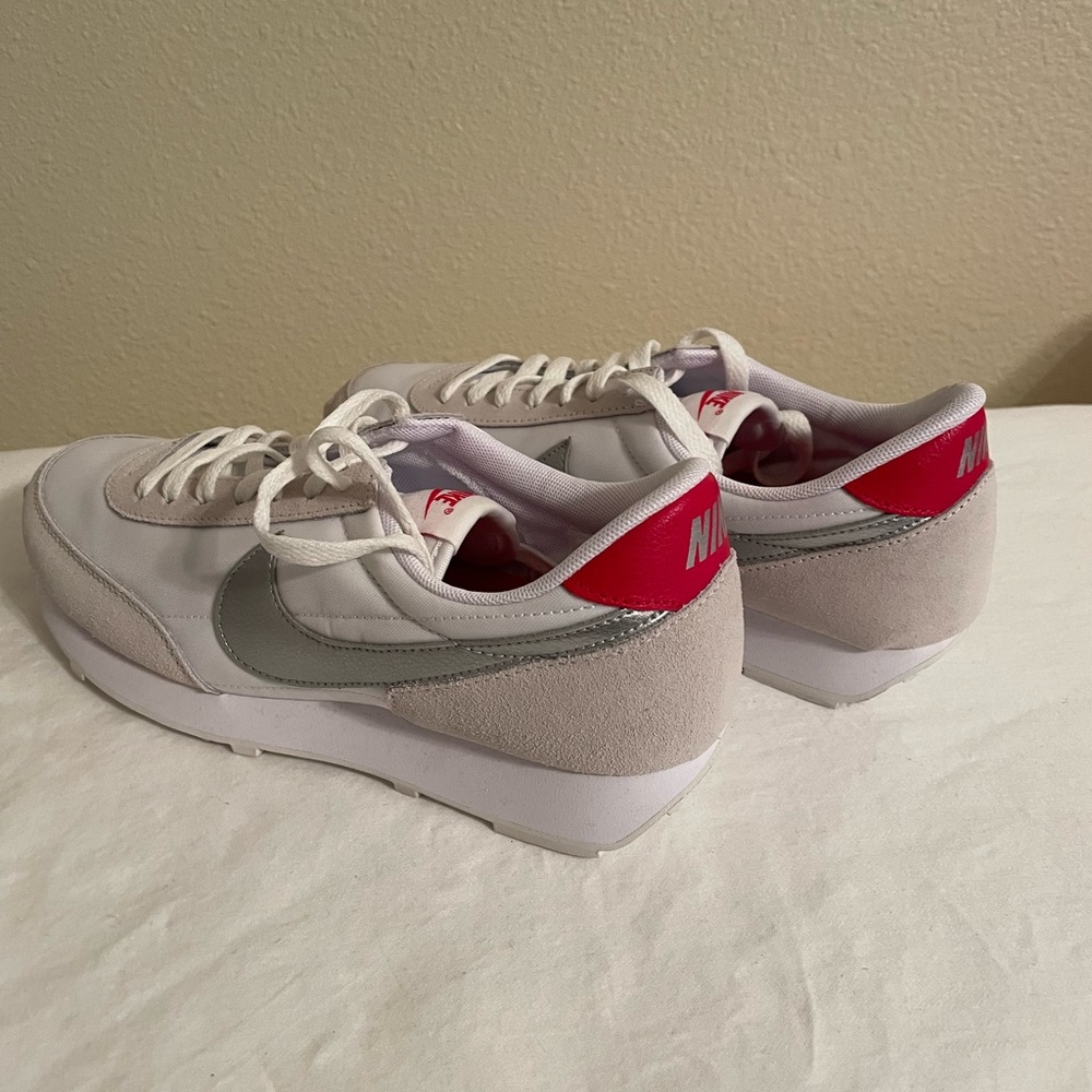 White Nike DBreak